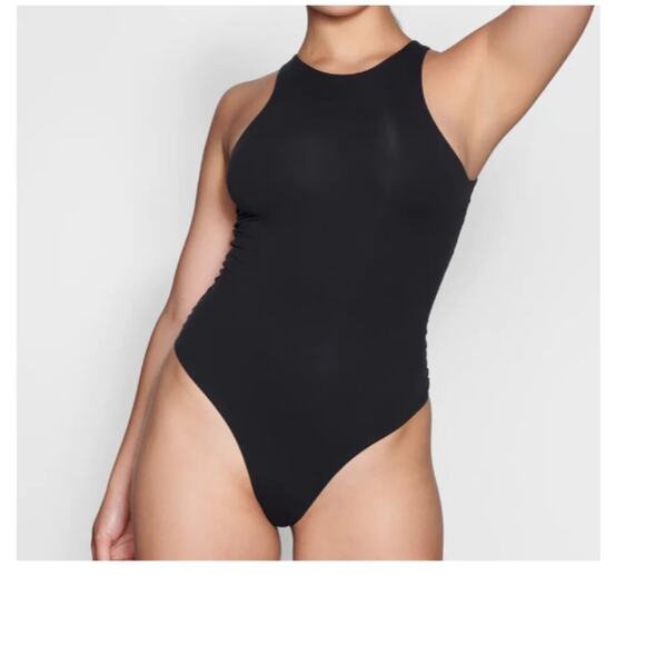 NEW SKIMS ~ Fits Everybody High Neck Thong Bodysuit Size Small - Picture 1 of 6